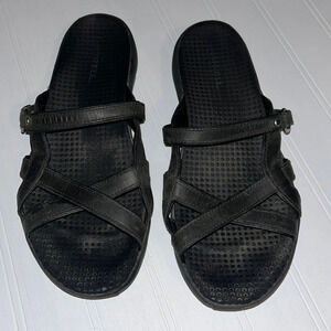 Merrell  size 8 black sandals